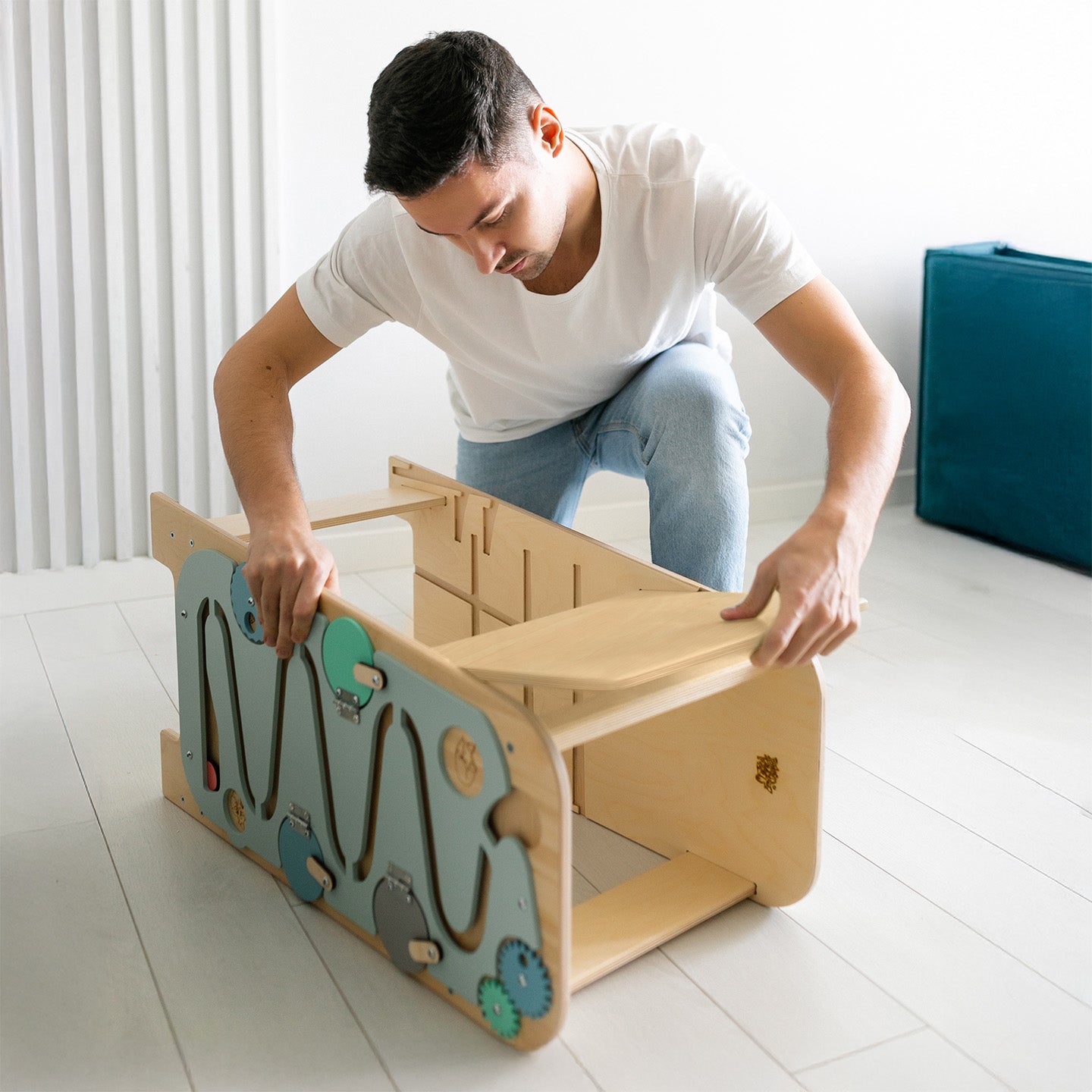 Lärtorn PLAY 5-i-1 – växande lärtorn med aktivitetspanel, 75 cm – Mint – BusyKids