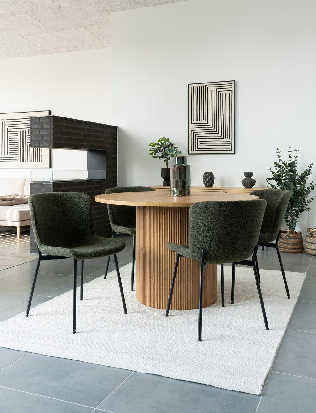 Maceda Matstol – Mörkgrön Bouclé