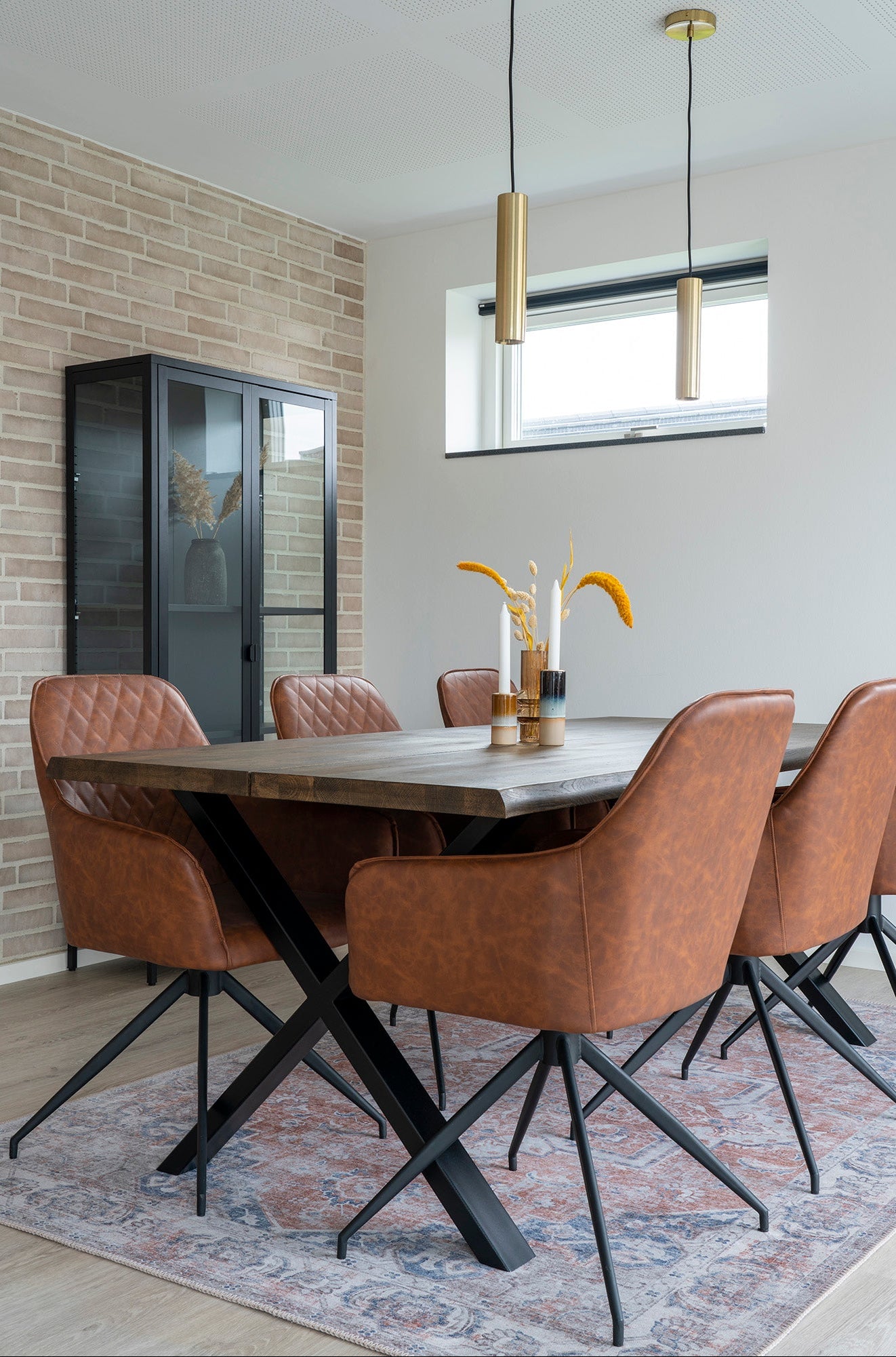 Harbo Matstol med snurrfunktion – Vintage Brun PU