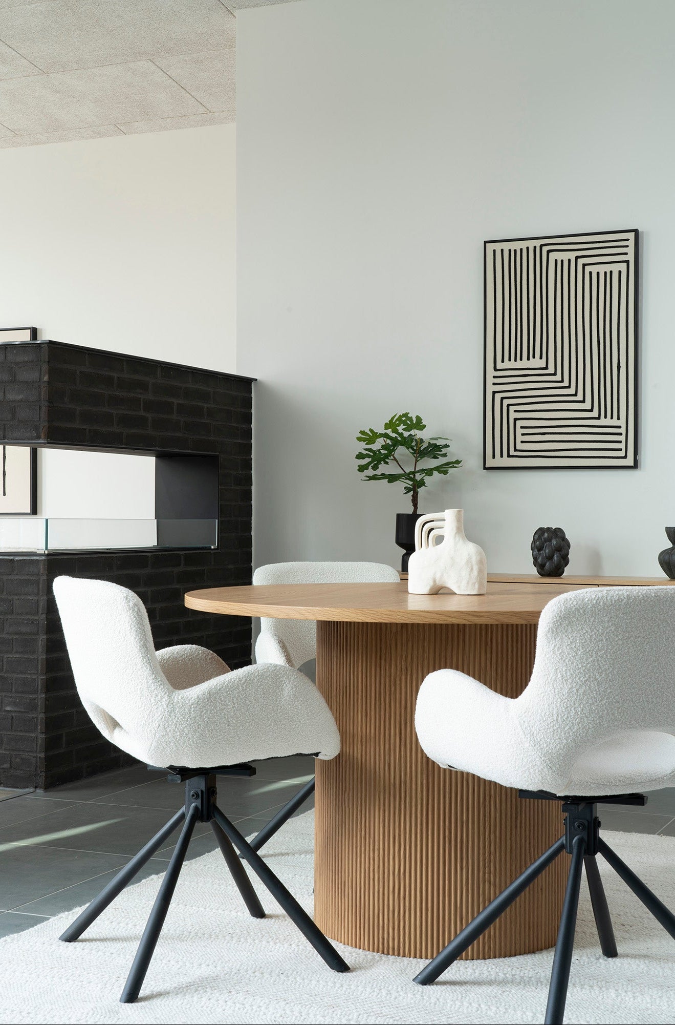 Amorim Matstol med snurrfunktion – Off-White Bouclé