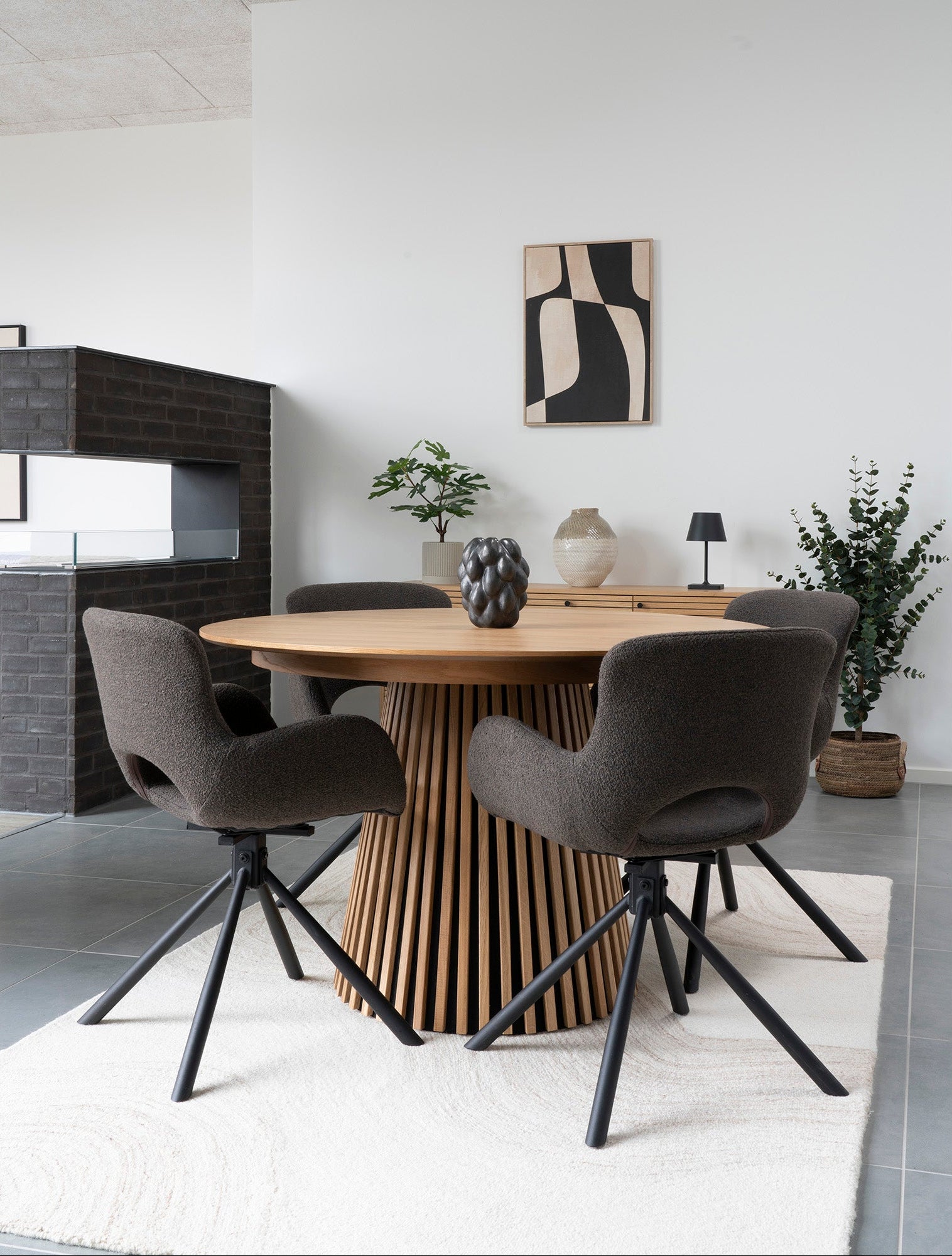 Amorim Matstol med snurrfunktion – Mushroom Bouclé