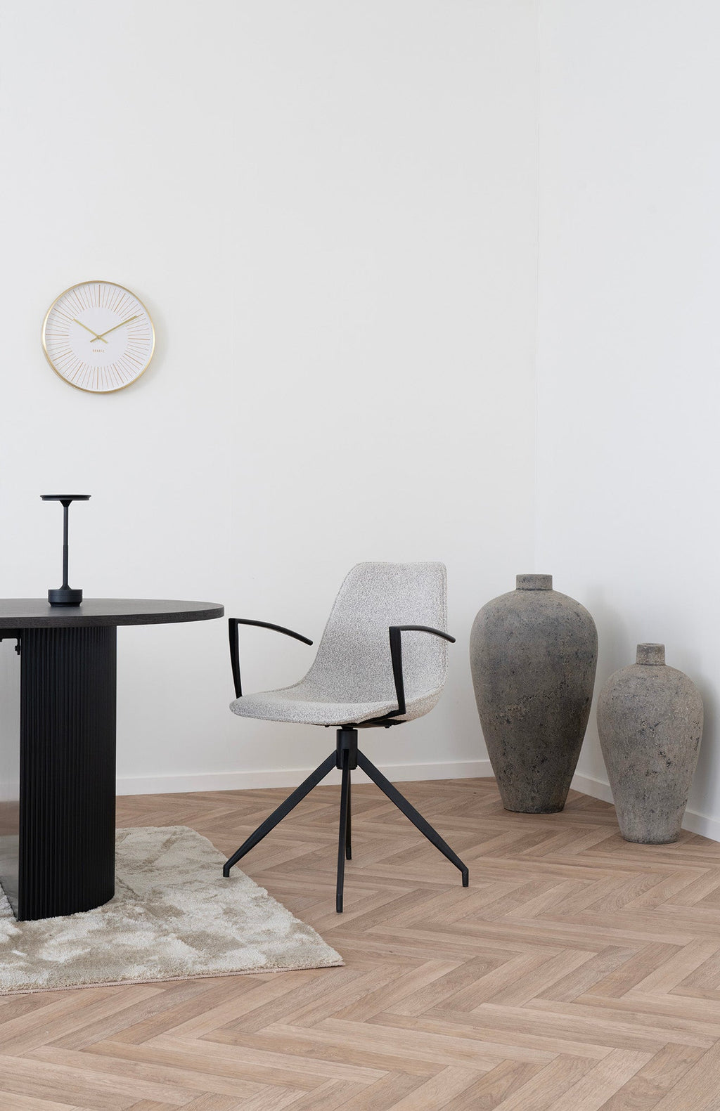 Monaco Matstol med snurrfunktion & armstöd – Sand Bouclé