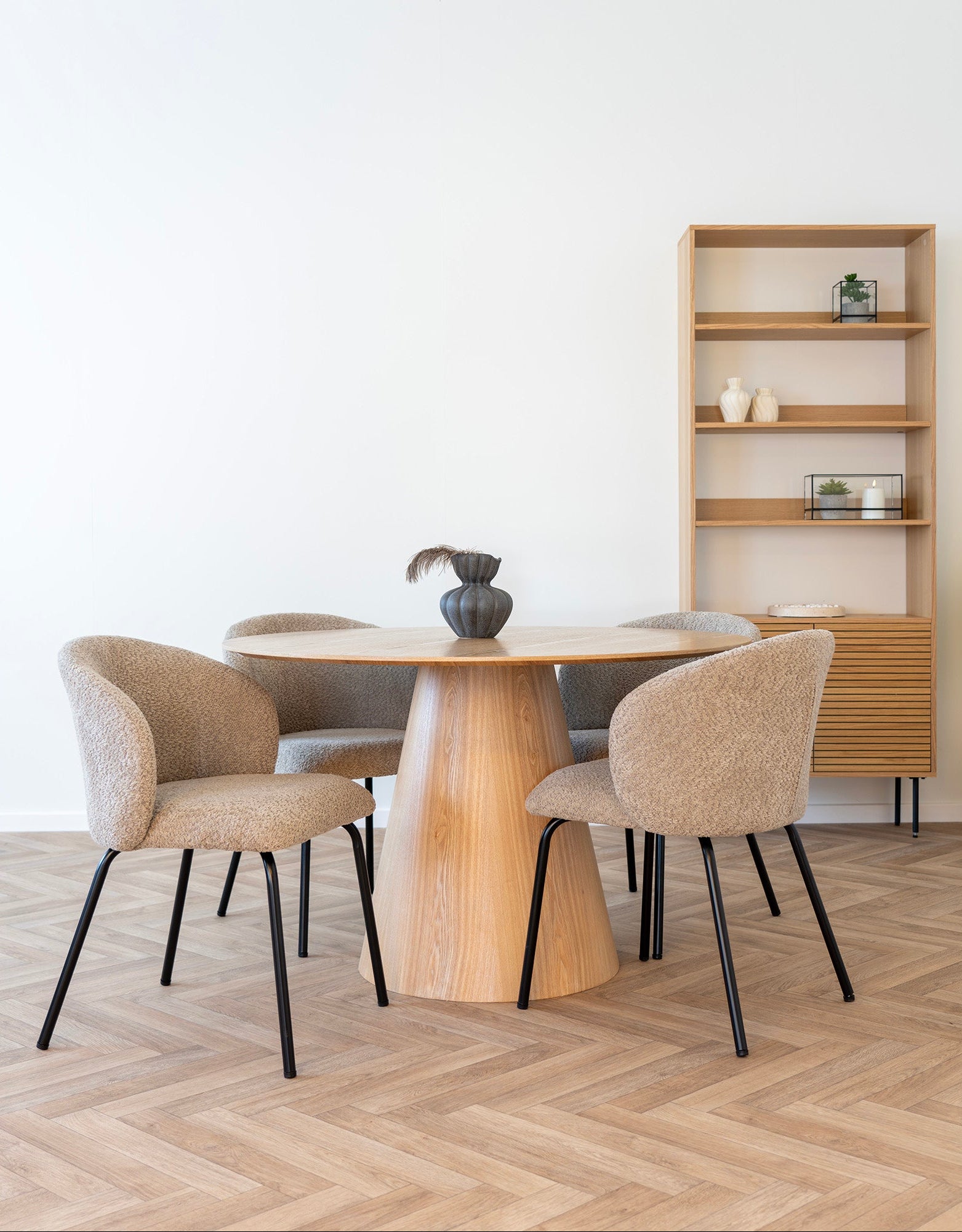 Safira Matstol – Beige Bouclé