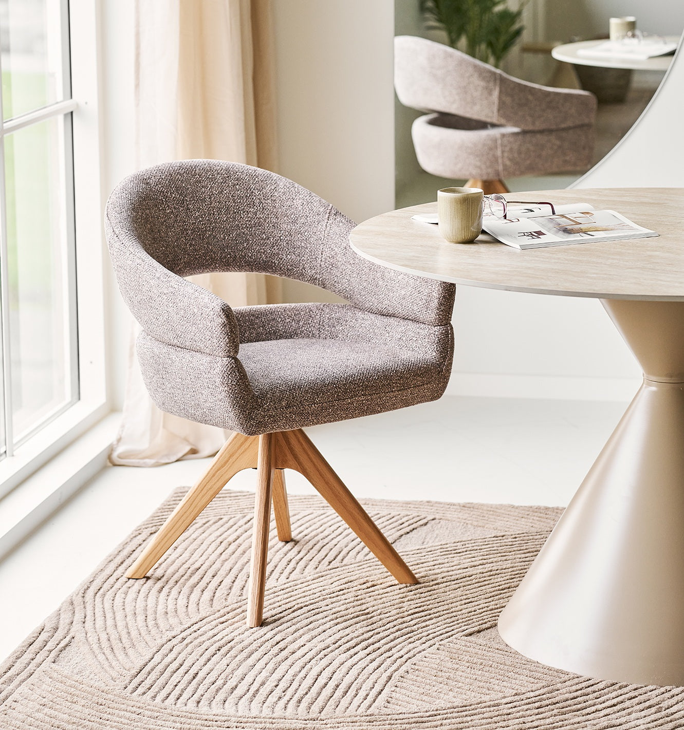 Noli & Dover Matgrupp – Matbord och 6 matstolar