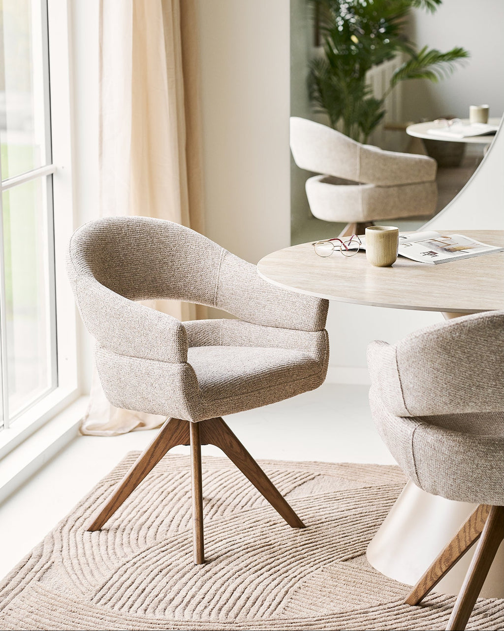 Dover Matstol –  Sand Heathered / Brown Oak