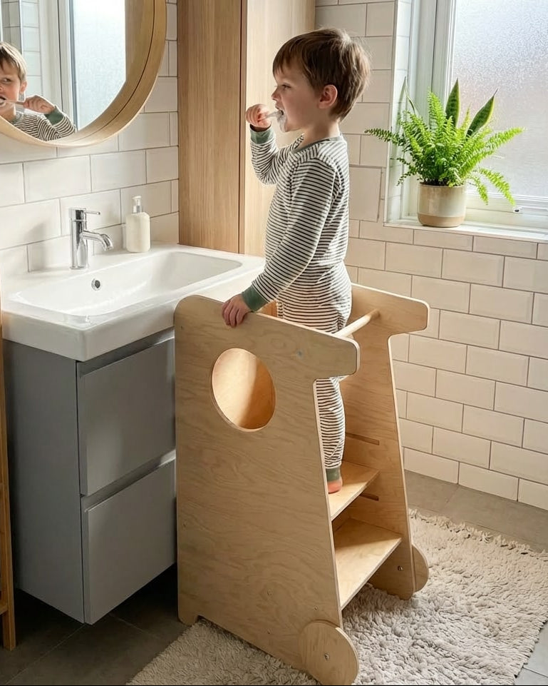 BusyKids Tower LUMO — ein multifunktionaler Helferturm – Transparentes Öl – BusyKids
