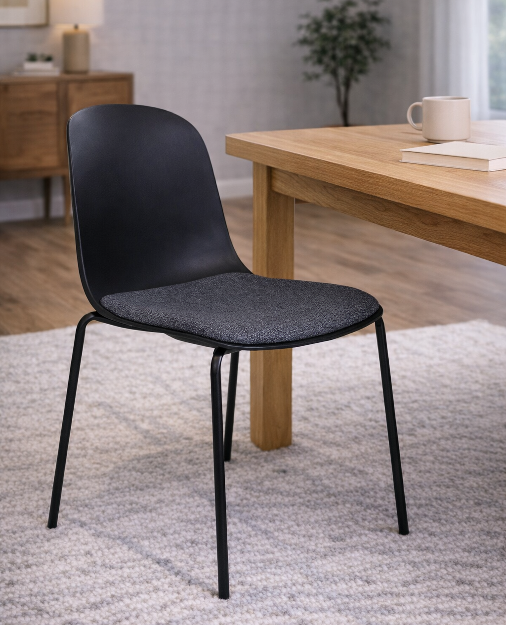 Madalena Matstol – Svart