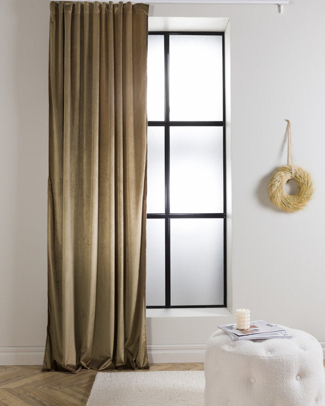 Mary Gardiner 250 × 135