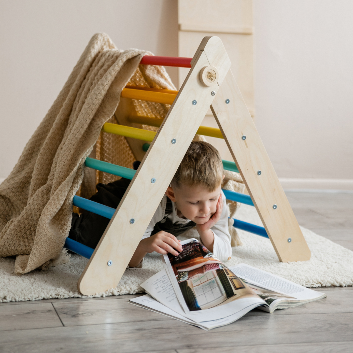 Pikler-Kletterdreieck – Regenbogenfarben – BusyKids
