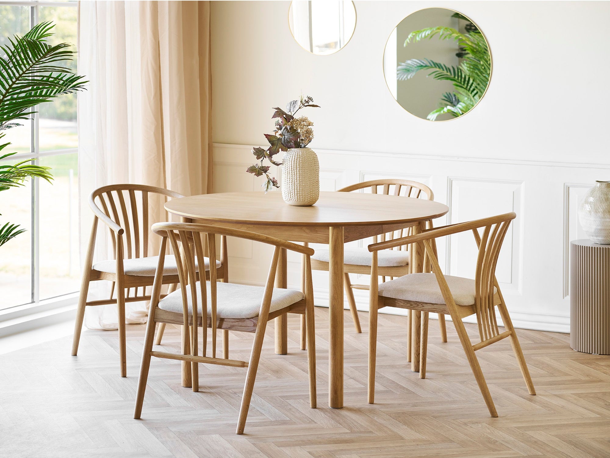 Bundaberg & Agustin Matgrupp – Matbord och 6 matstolar