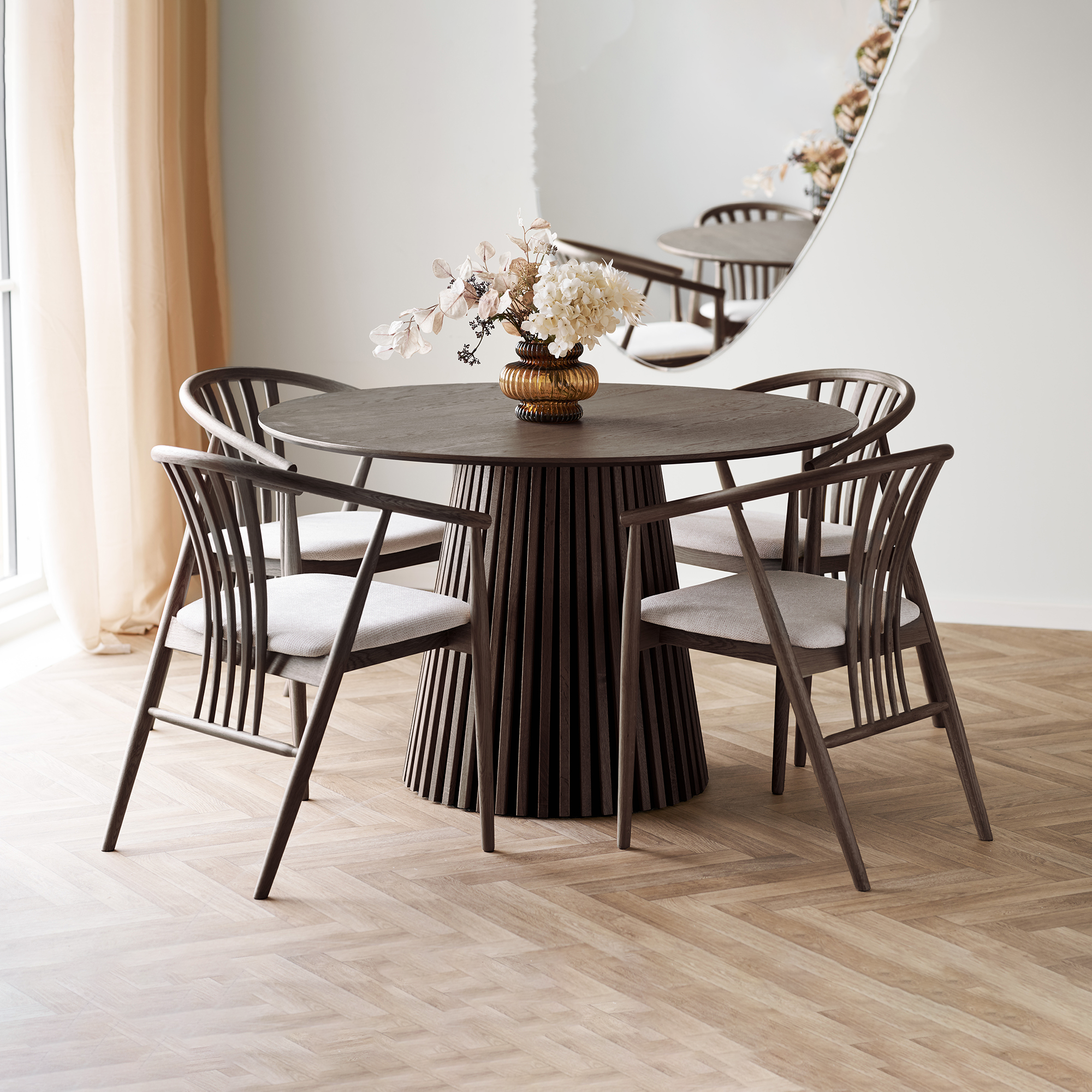 Osaka Matbord – Rökt Ek ø120