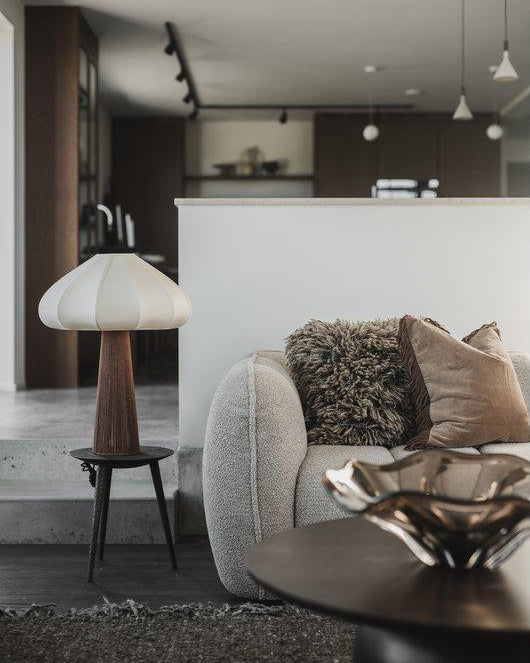Solene Bordslampa – Mossvit / Rostbrun
