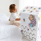 BusyHus VIT PASTELL – aktivitetshus, begränsad upplaga – BusyKids