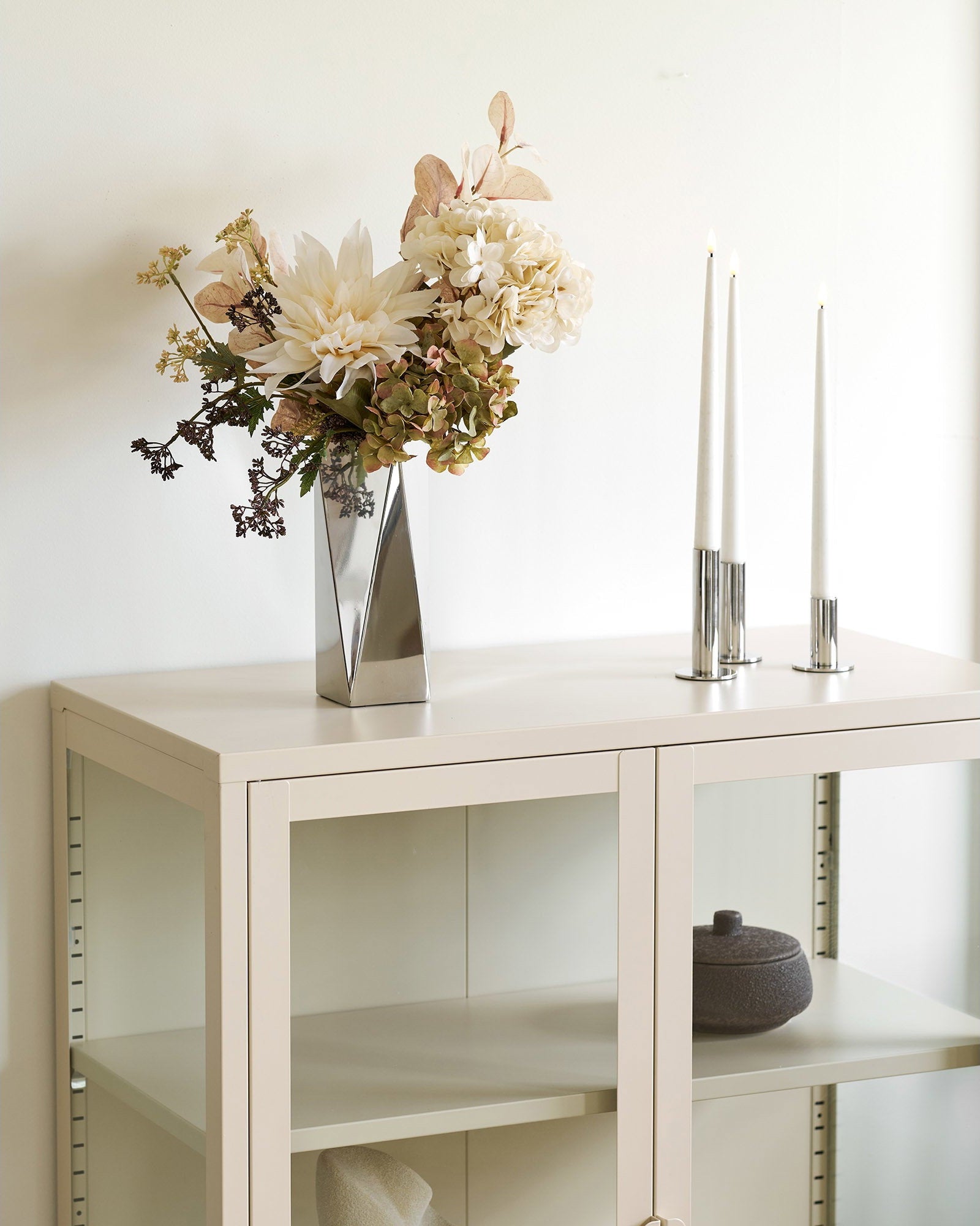 Brisbane Display Cabinet – Off White (101 x 80 x 40 cm)