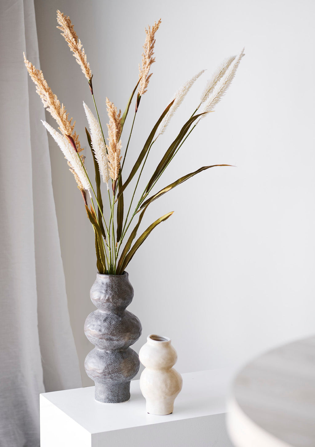 Mörkgrå Keramik Vas