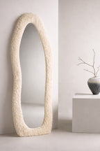 Mirza Helkroppsspegel i Beige Fuskpäls – 160 cm