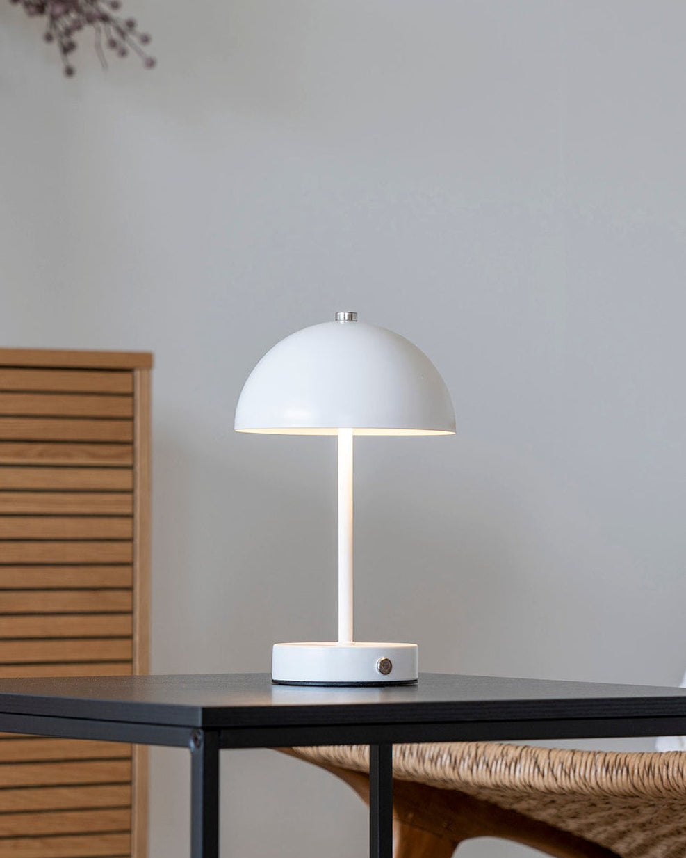 Holt Bordslampa – Vit / Stål