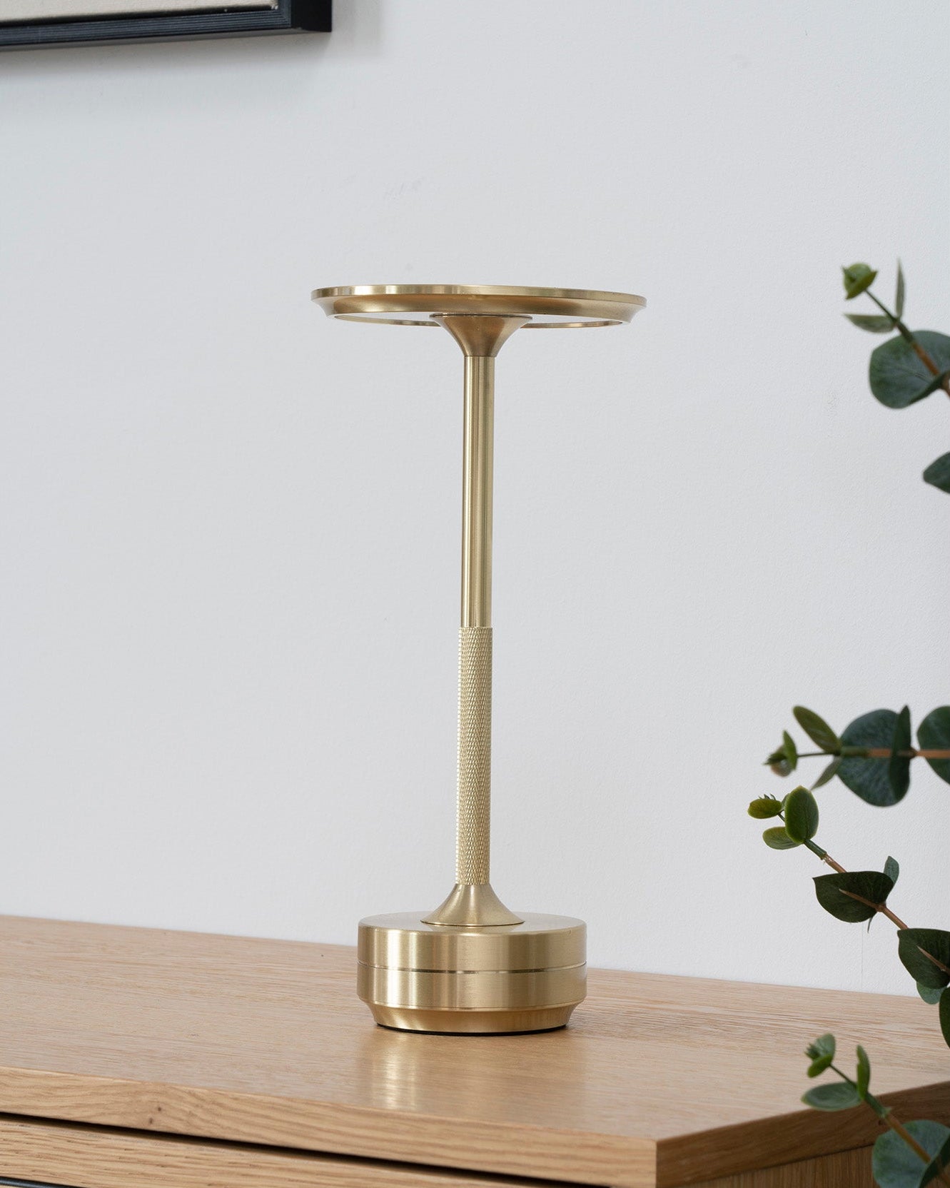 Lyneham Bordslampa – Mässing