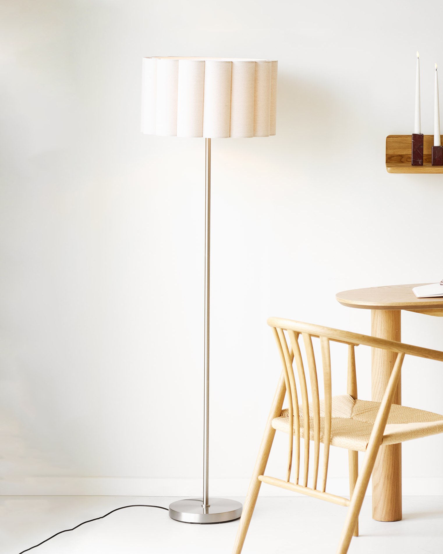 Wattom Golvlampa – Beige / Grå