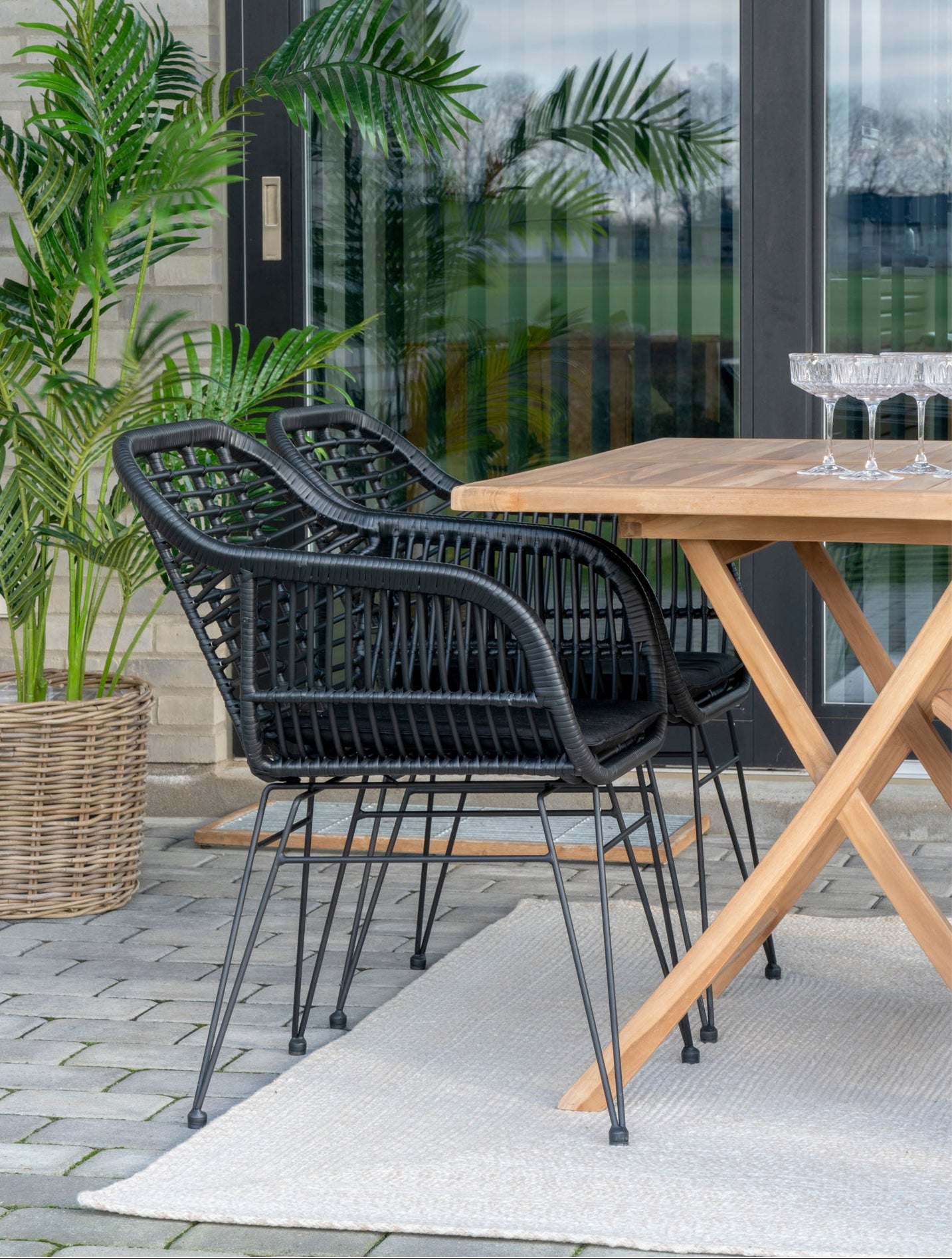 Trieste Armchair – Svart