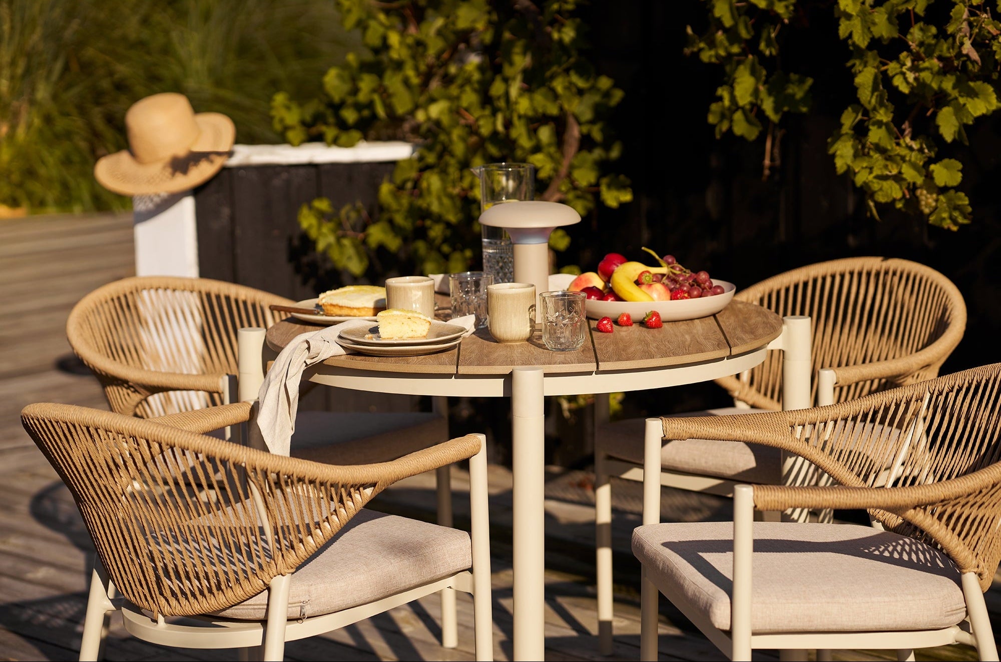 Abela Matstol – Sand / Natural