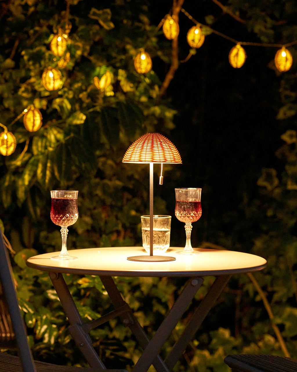 Wigan LED Bordslampa – Natur / Svart