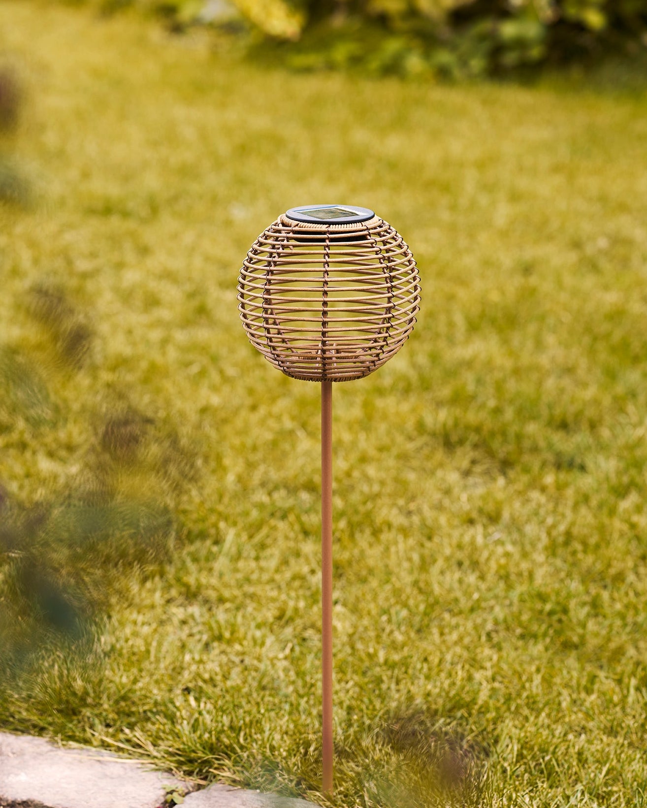 Carlisle Lampa med solpanel – Natur