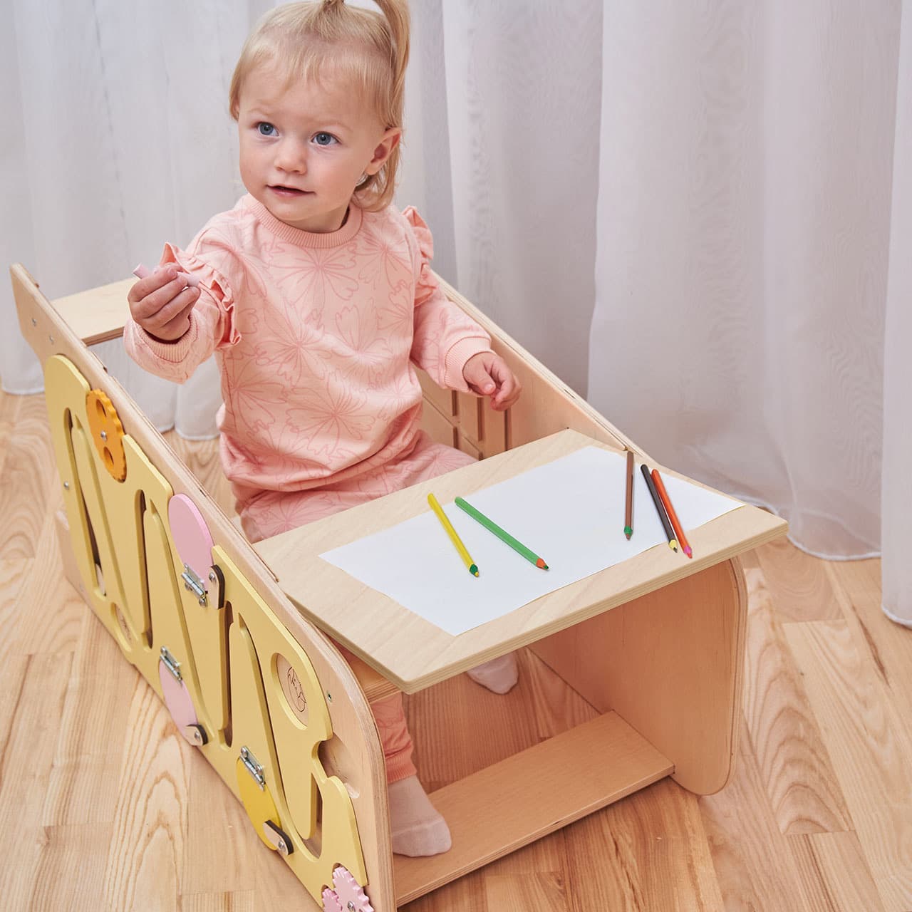 Lärtorn PLAY 5-i-1 – växande lärtorn med aktivitetspanel, 75 cm – Vanille – BusyKids