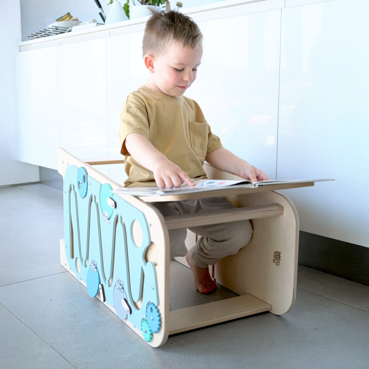 Lärtorn PLAY 5-i-1 – växande lärtorn med aktivitetspanel, 75 cm – Mint – BusyKids