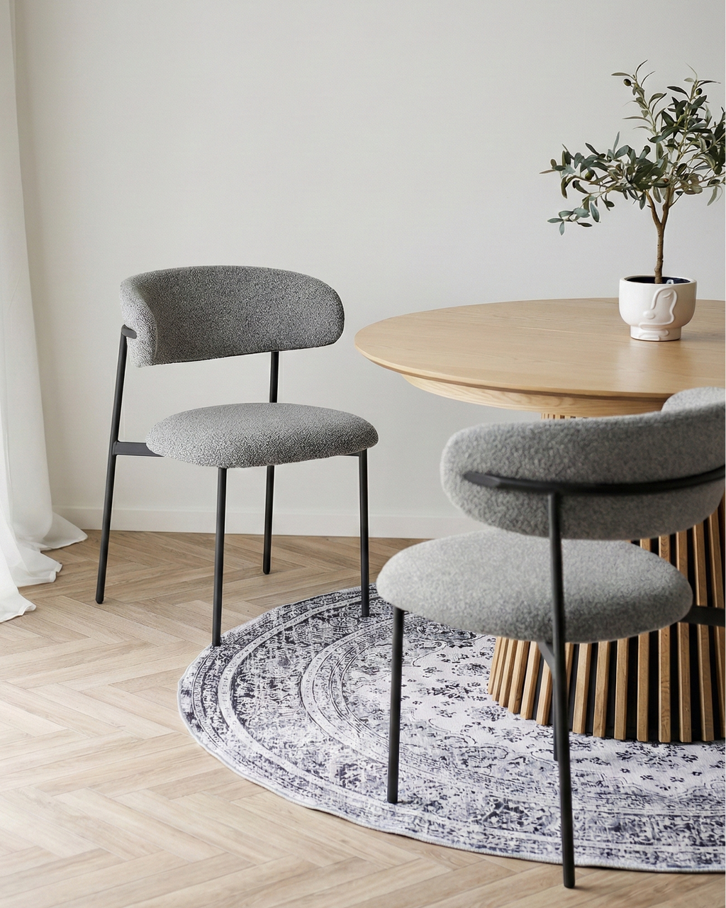 2-pack Mira Matstolar – Ljusgrå Bouclé