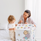 BusyHus VIT PASTELL – aktivitetshus, begränsad upplaga – BusyKids