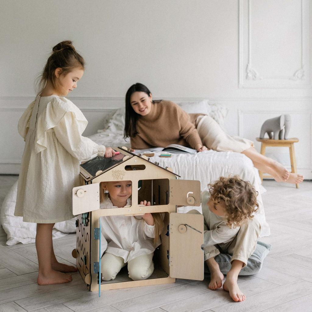 BusyHus MINT – aktivitetshus i björk, begränsad upplaga – BusyKids