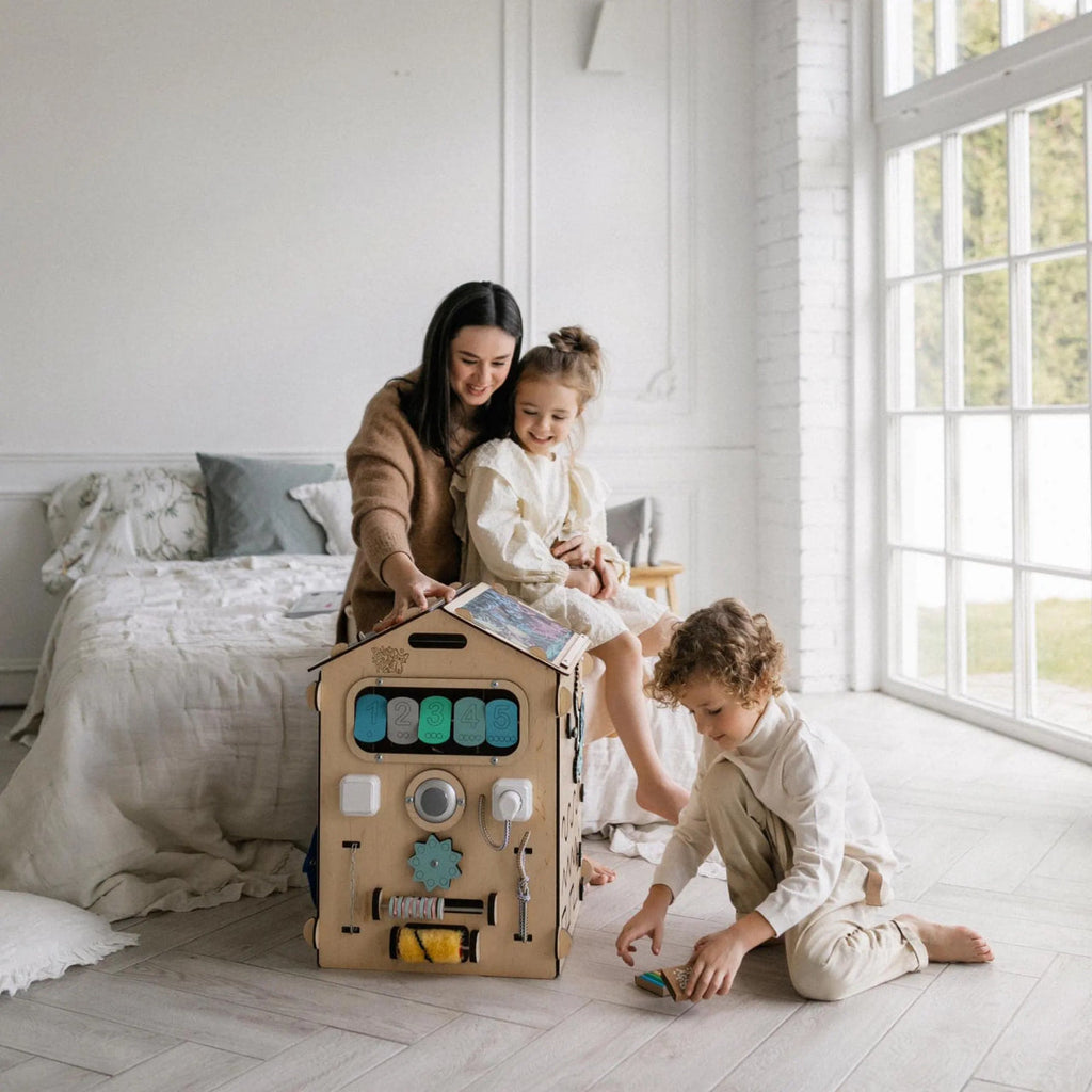 BusyHus MINT – aktivitetshus i björk, begränsad upplaga – BusyKids