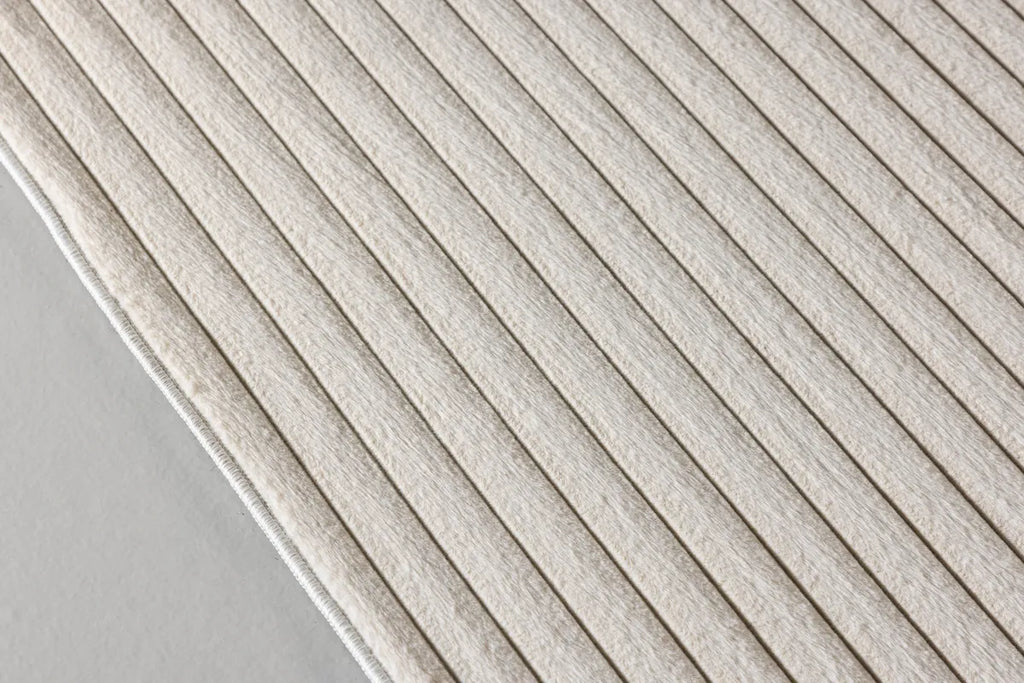 Miller Matta – Offwhite 290 × 200