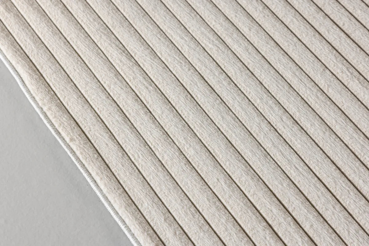 Miller Matta – Offwhite 290 × 200