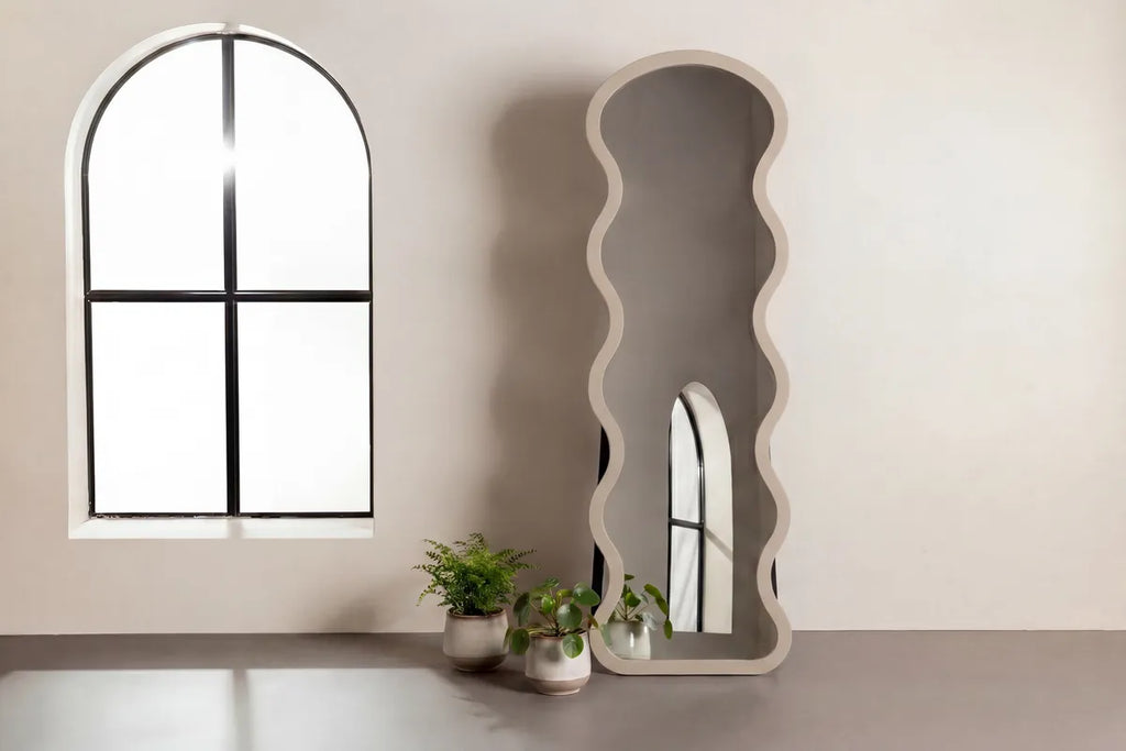 Loui Spegel – Beige