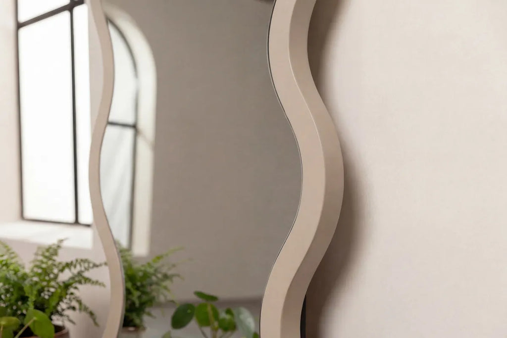 Loui Spegel – Beige