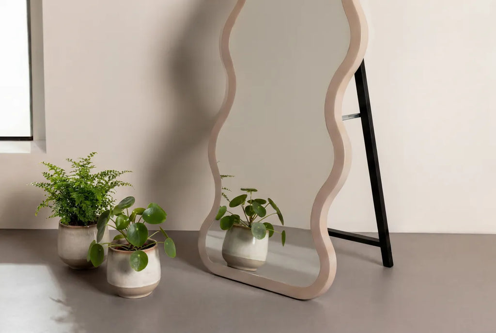 Loui Spegel – Beige